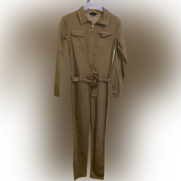 Jumpsuit - Picture 1 of 3